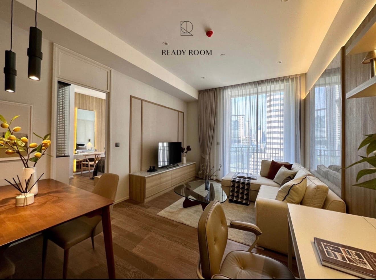 Muniq Langsuan - Image 1