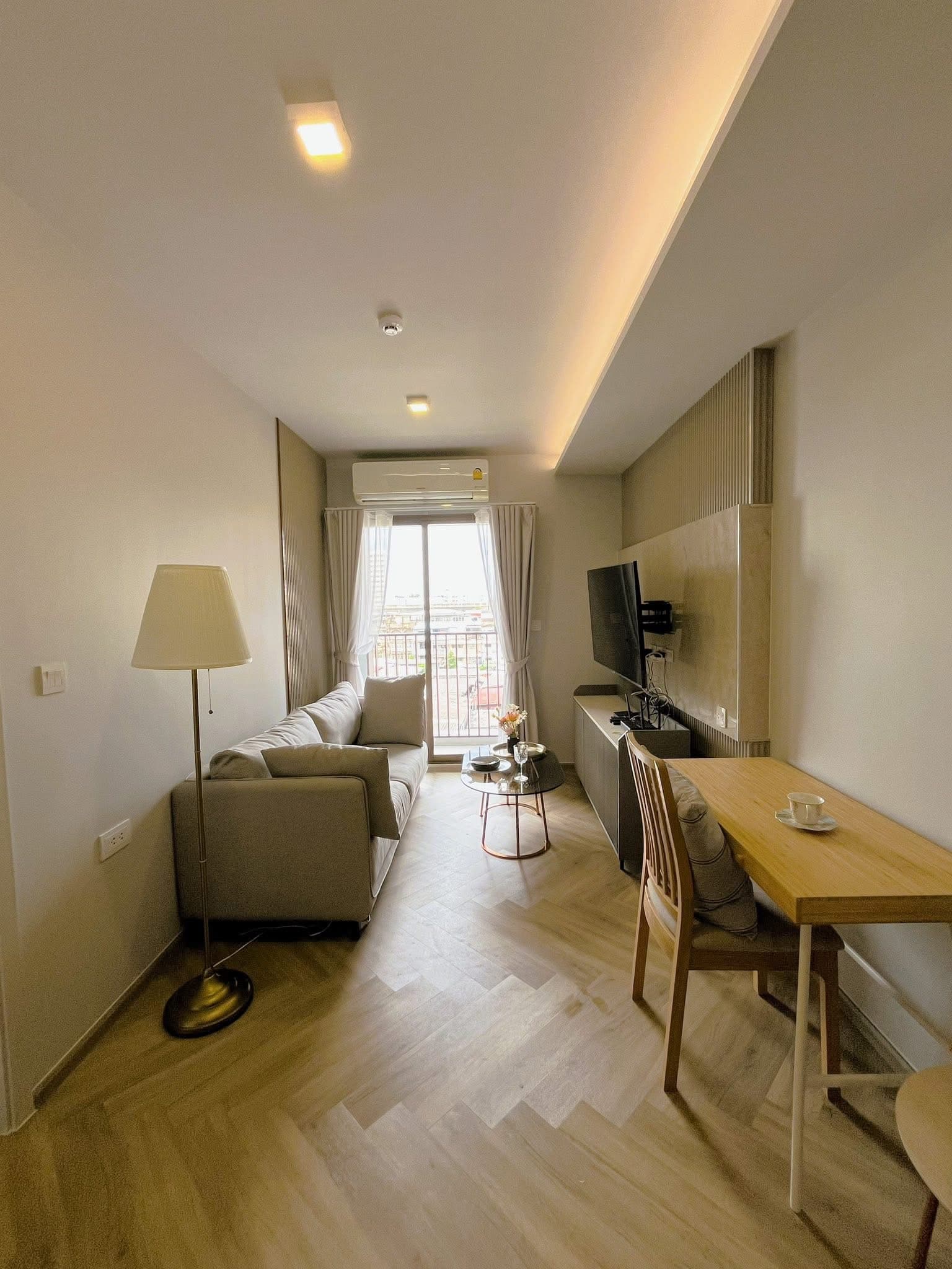 Chapter thonglor 25 - Image 1