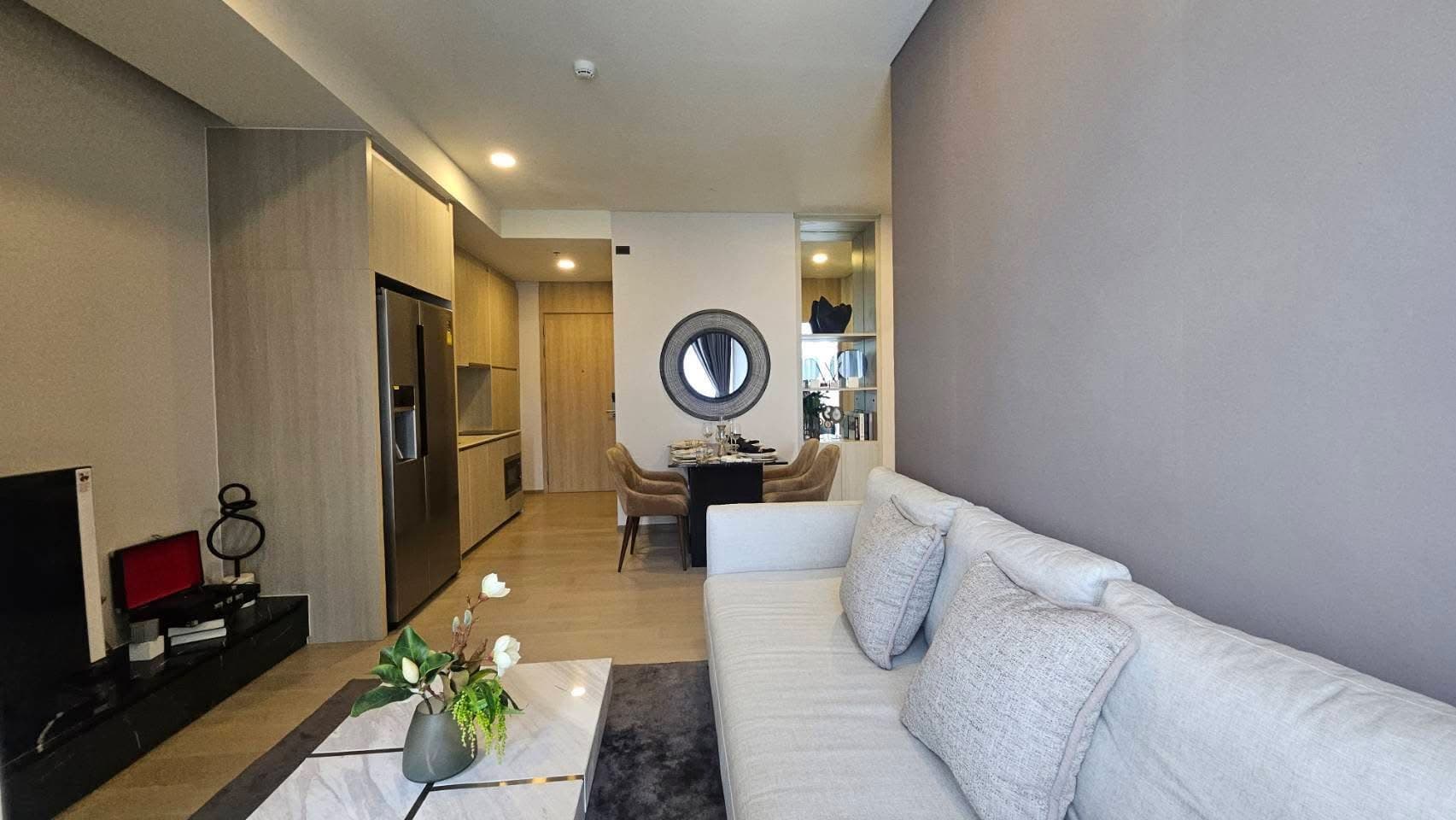 Siamese Exclusive 42 - Image 1