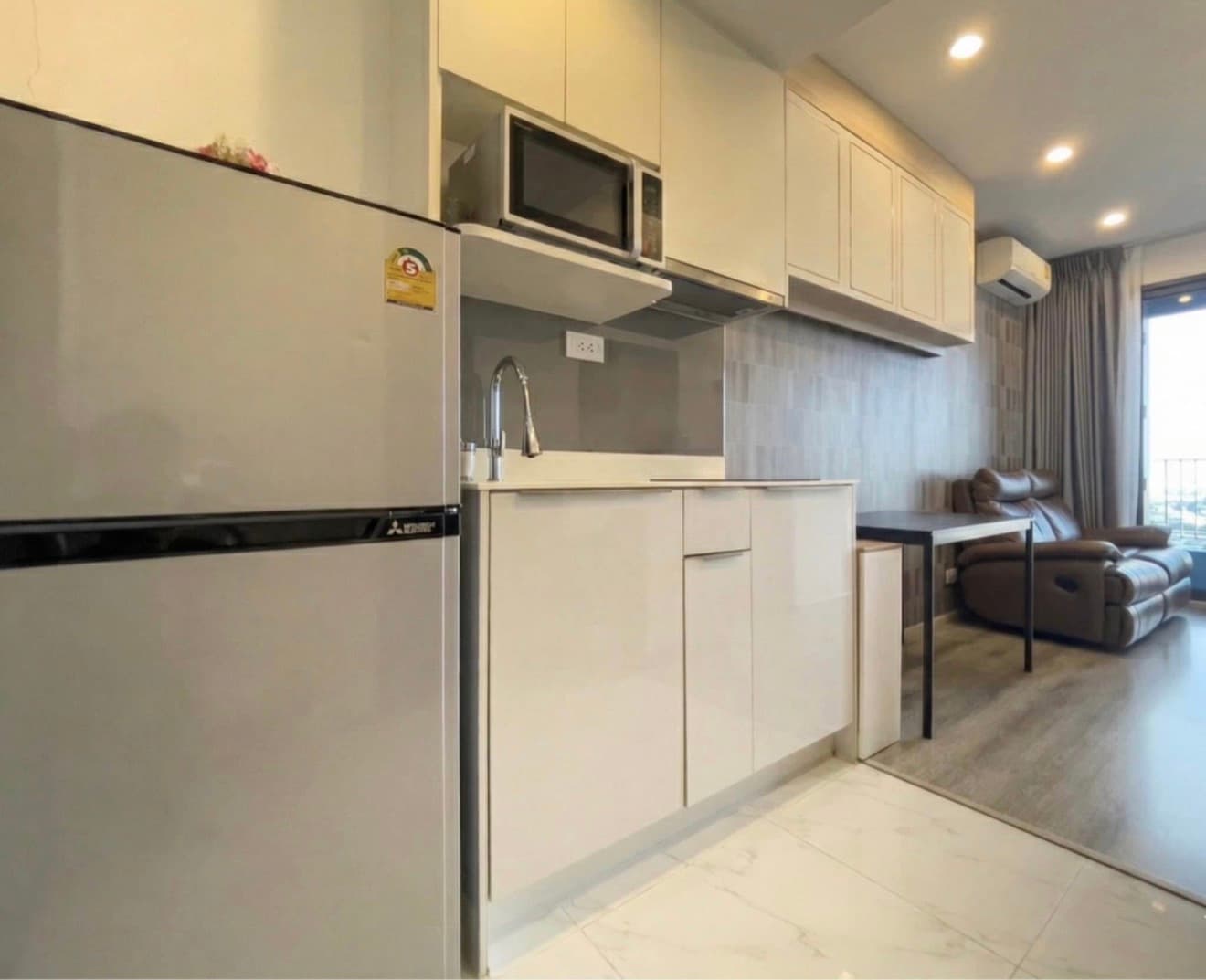 ideo mobi sukhumvit 66 - Image 1