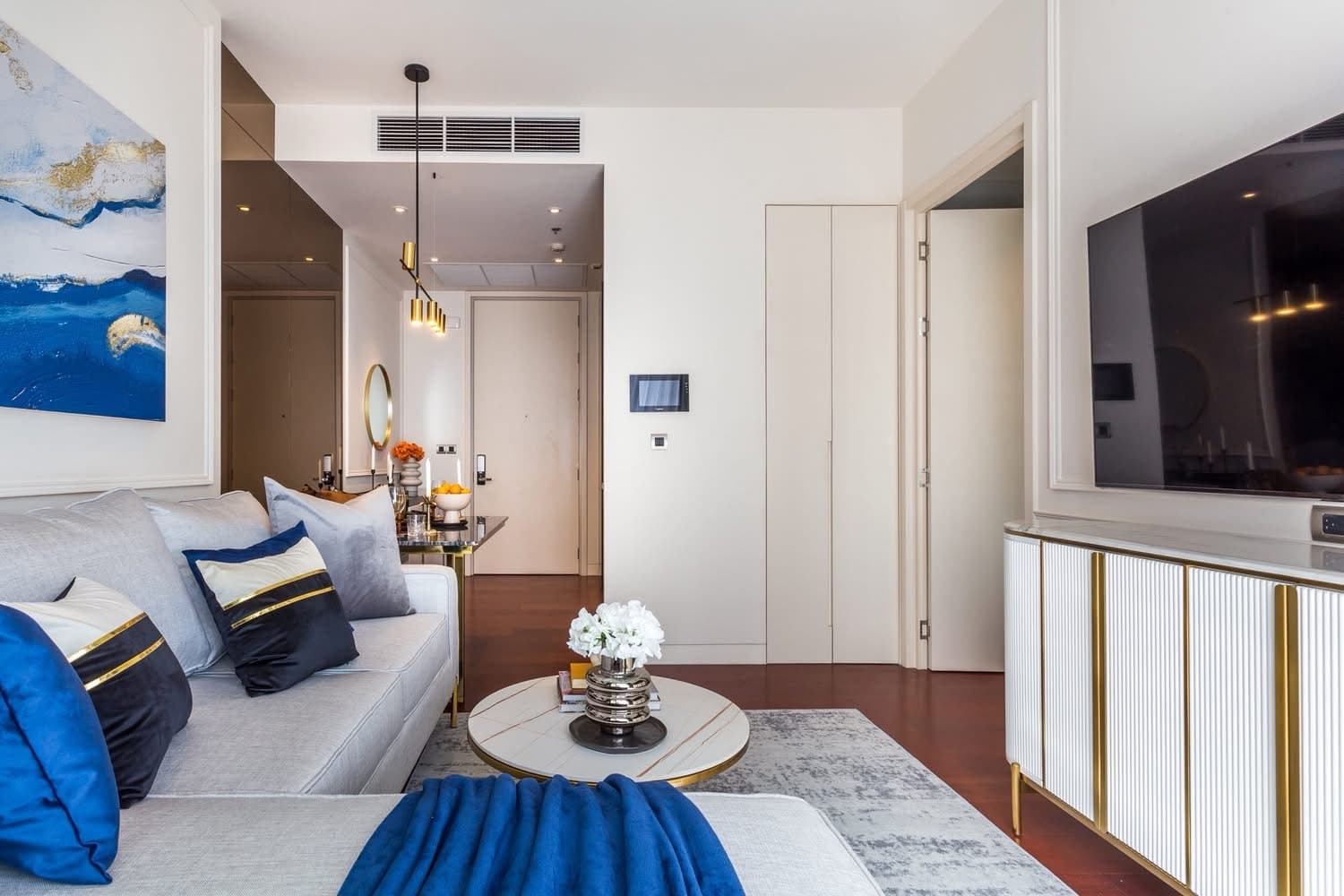 Khun by Yoo - Image 1