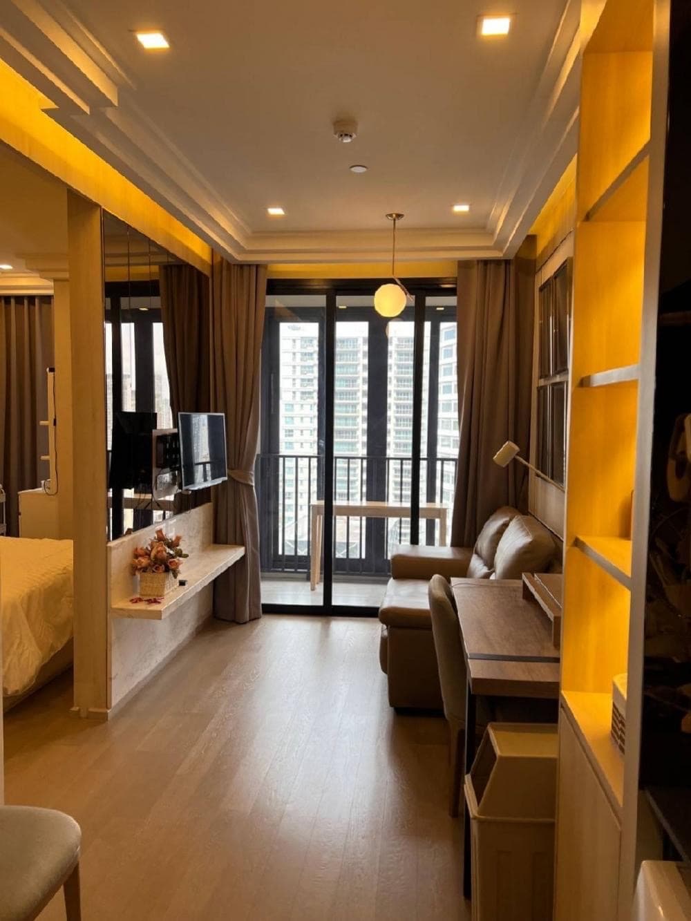 Ashton Asoke - Image 1