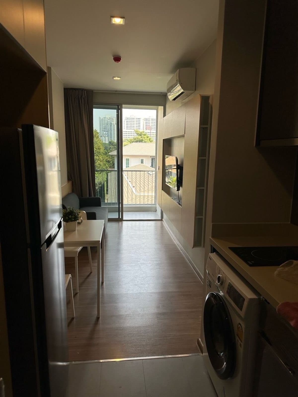 Q Prasarnmit - Sukhumvit 31 - Image 1